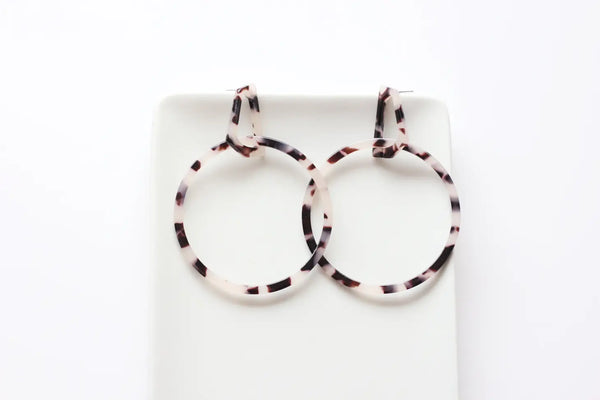 Hoopla Earring in Blonde Tortoise Shell